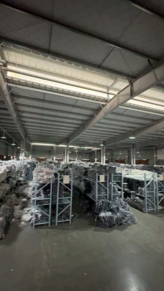 Area penyimpanan produk di China